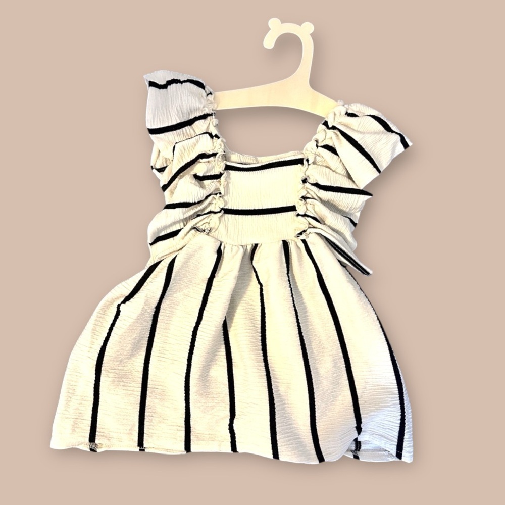 3/$25 ZARA Ruffle Knit Dress 18–24M Black/White
